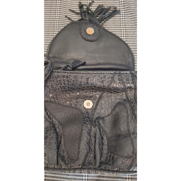 80s NAS Alentino- black tassel shoulder bag excellent vintage condition! 8" x 7" - Picture 5 of 8